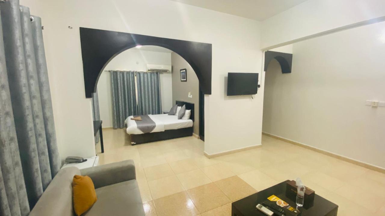 Al Multaqa Hotel Sohar Exterior foto